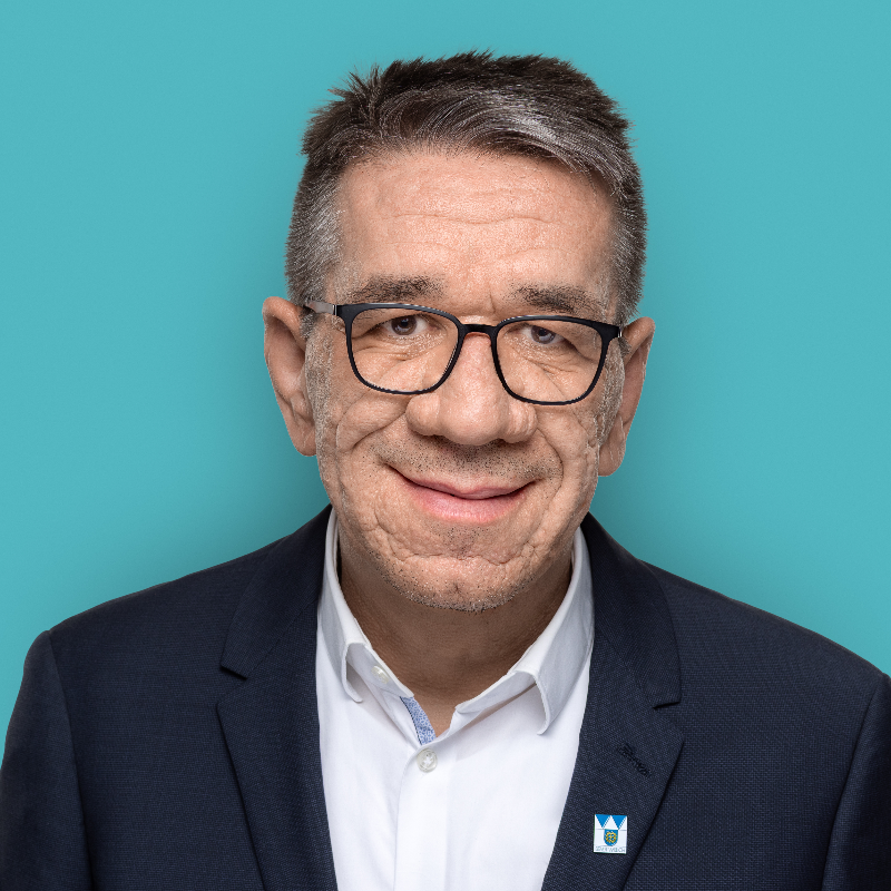  Daniel Kamper
